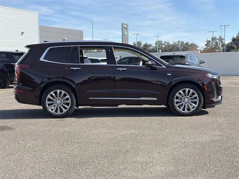 Used 2021 Cadillac XT6 Premium Luxury image 5