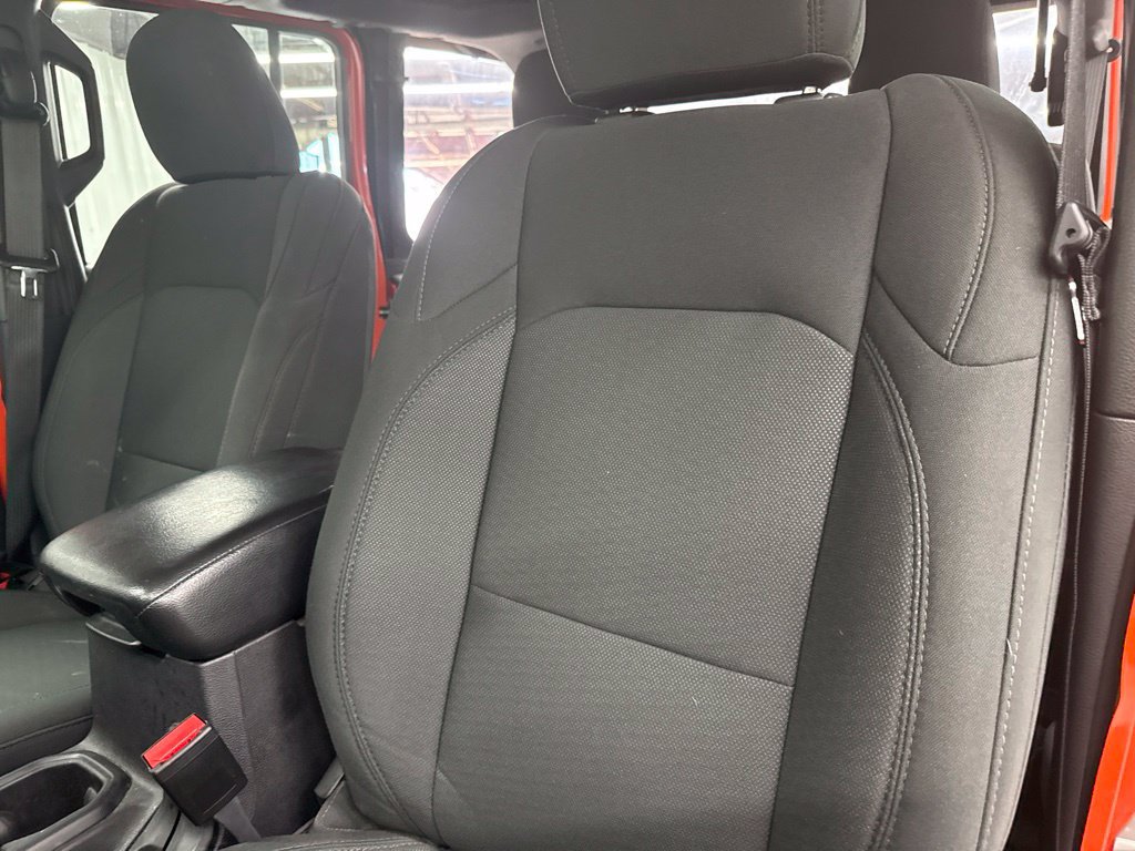 Used 2018 Jeep Wrangler Unlimited Sport AWD/4WD image 16