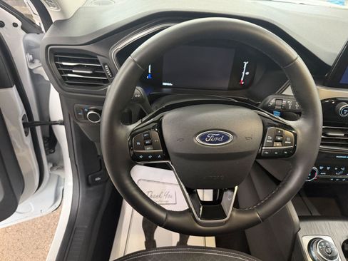 Used 2023 Ford Escape Active AWD/4WD image 14