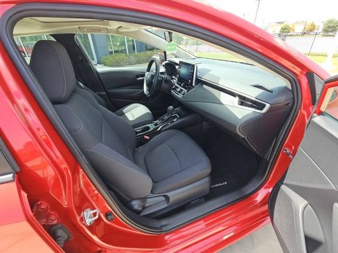 Used 2020 Toyota Corolla LE w/ LE Premium Package FWD image 22
