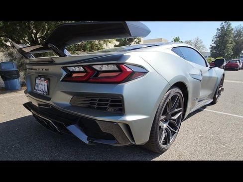 Used 2024 Chevrolet Corvette Z06 w/ Z07 Performance Package image 8