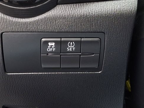 Used 2019 Toyota Yaris LE image 26