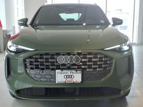 Used 2025 Audi Q5 Premium w/ Premium Plus AWD/4WD image 2