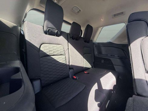 Used 2024 Nissan Pathfinder SV AWD/4WD image 28