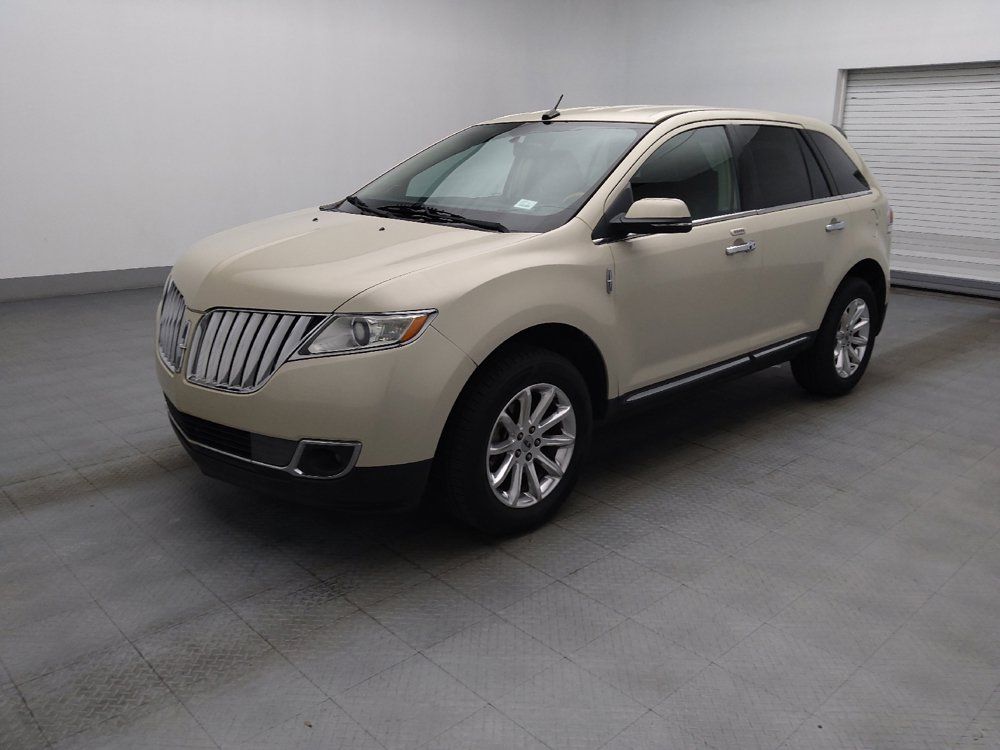 Used 2014 Lincoln MKX FWD w/ Equipment Group 101A image 2