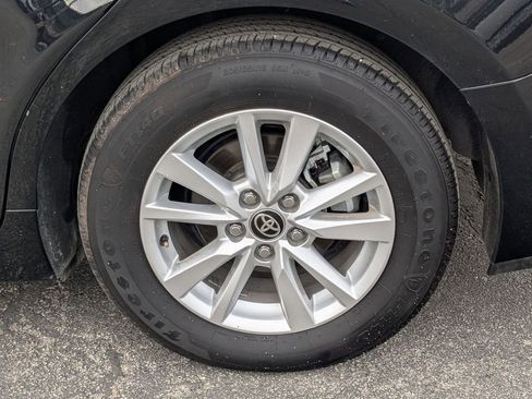 Used 2025 Toyota Camry SE image 28