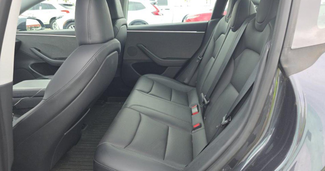 Used 2025 Tesla Model 3 Long Range RWD image 6