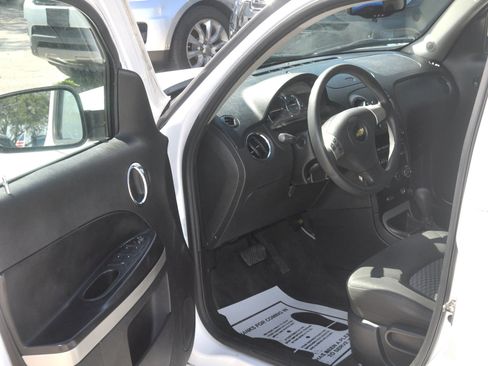 Used 2010 Chevrolet HHR LS image 24