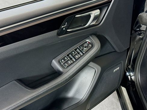 Used 2020 Porsche Macan image 19