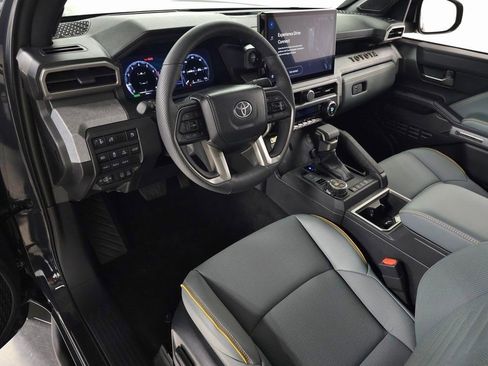 Used 2024 Toyota Tacoma Trailhunter image 19