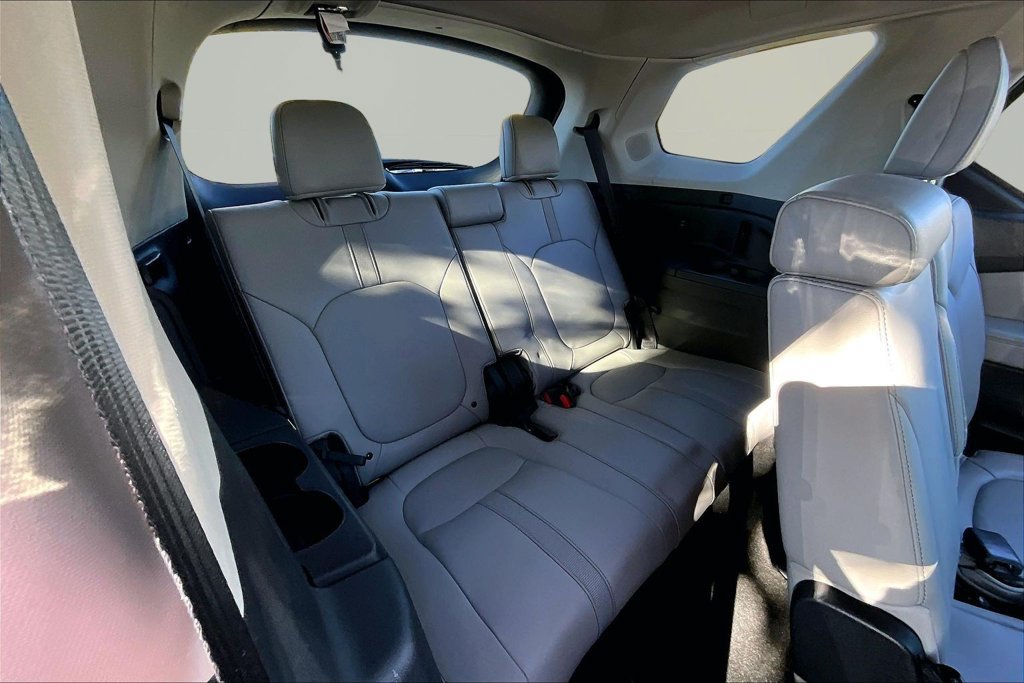 Used 2024 Honda Pilot Touring image 20