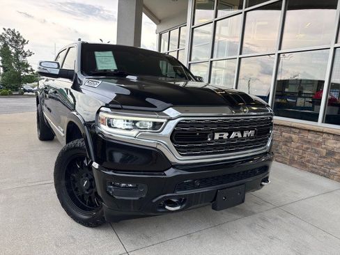 Used 2022 RAM 1500 Limited w/ Body-Colour Bumper Group AWD/4WD image 1