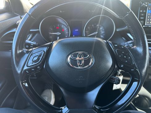 Used 2018 Toyota C-HR XLE image 15