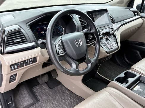 Used 2024 Honda Odyssey Elite image 2