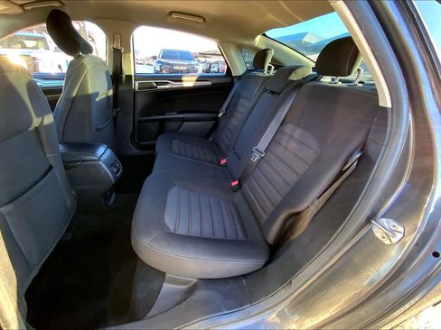 Used 2018 Ford Fusion SE w/ Fusion SE Technology Package image 17