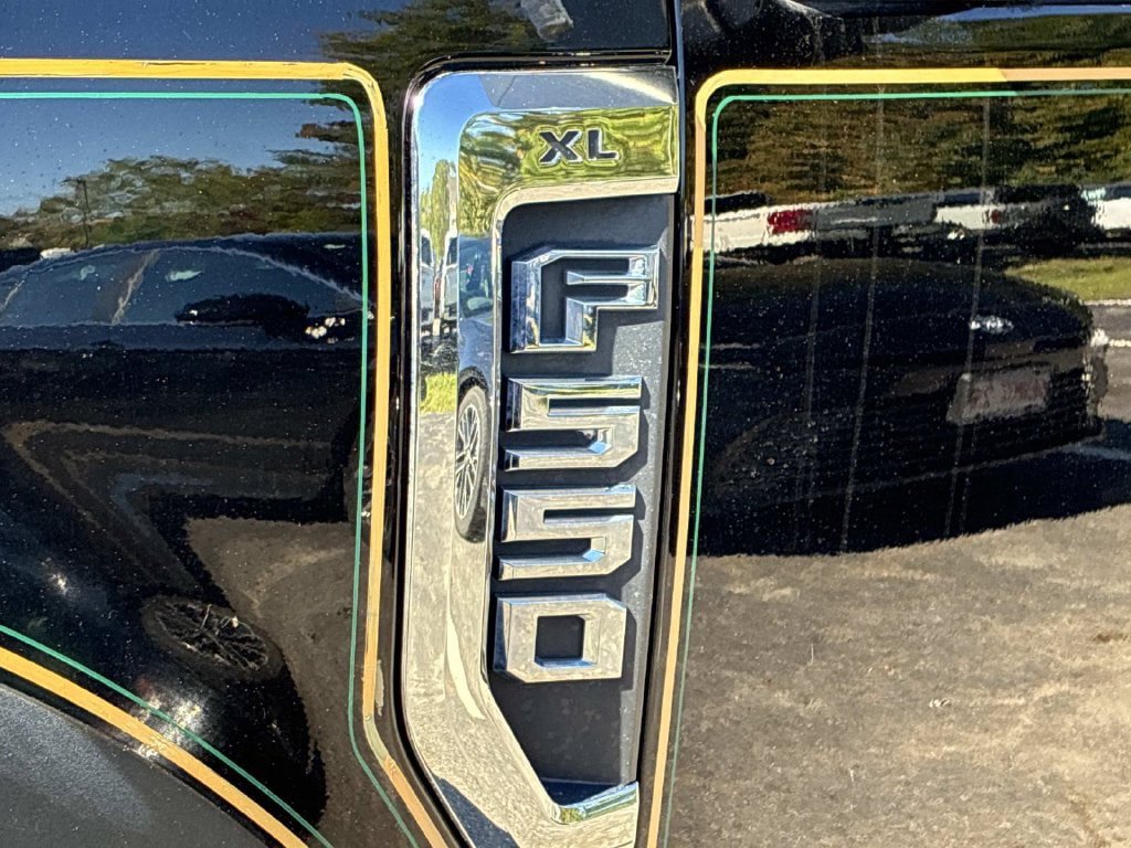 Used 2017 Ford F550 4x4 Regular Cab Super Duty image 13