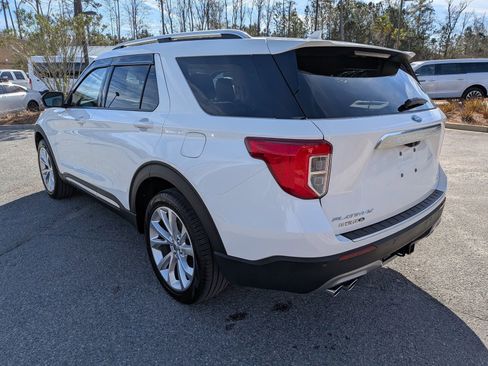 Certified 2023 Ford Explorer Platinum w/ Technology Package image 5