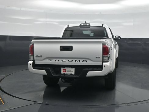 Certified 2017 Toyota Tacoma Limited w/ Tow Package AWD/4WD image 6