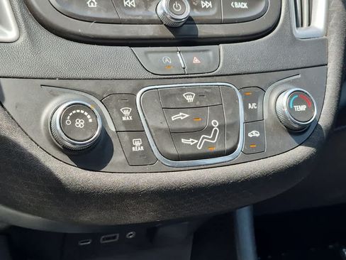 Used 2022 Chevrolet Malibu RS FWD image 16