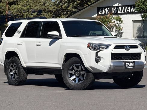 Used 2023 Toyota 4Runner TRD Off-Road AWD/4WD image 2