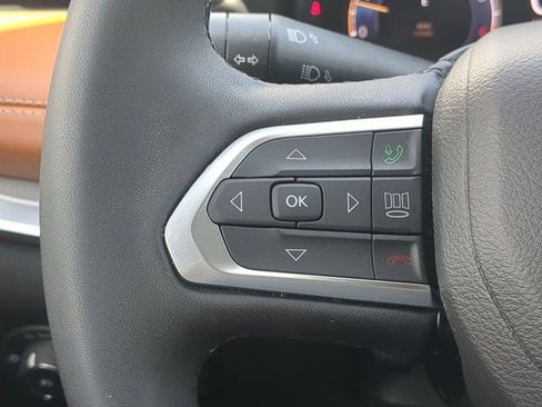 Used 2025 Jeep Compass Limited w/ Elite Group AWD/4WD image 28