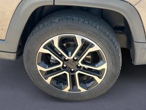 Used 2023 Jeep Compass Limited w/ Sun and Sound Group AWD/4WD image 5
