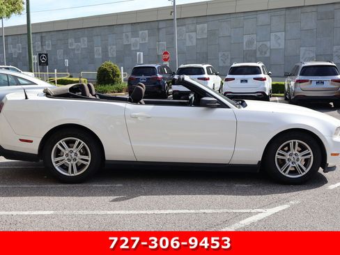 Used 2012 Ford Mustang Convertible image 8