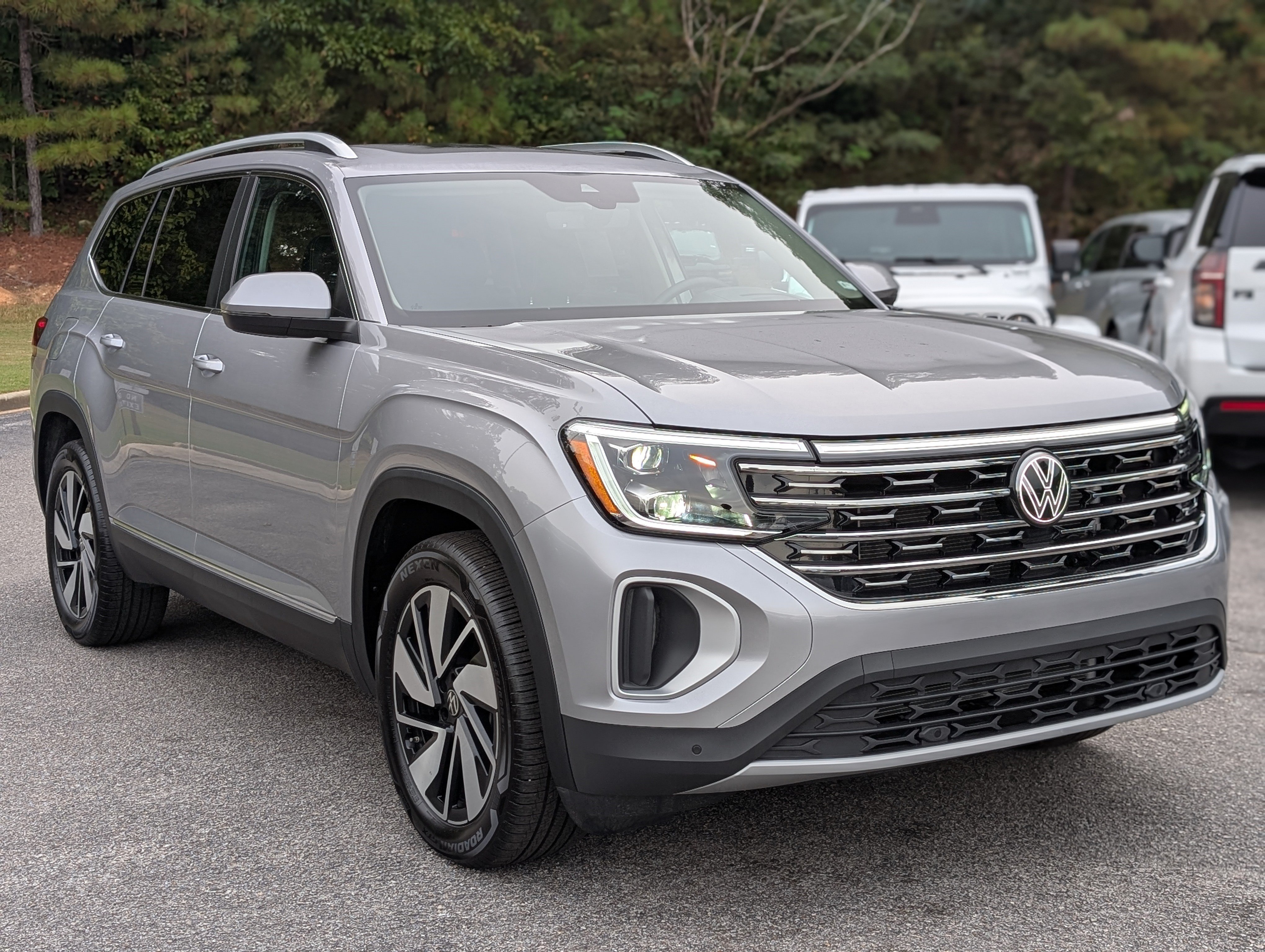 Used 2026 Volkswagen Atlas SEL AWD/4WD image 11