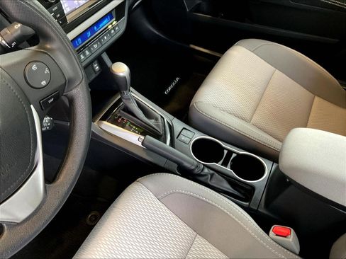 Used 2015 Toyota Corolla LE FWD image 17