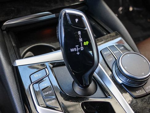Used 2021 BMW 540i w/ Premium Package RWD image 20