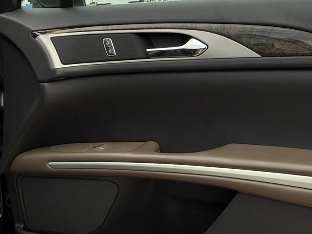 Used 2013 Lincoln MKZ FWD image 28