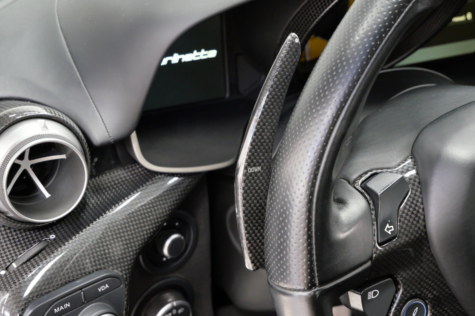 Used 2015 Ferrari F12 Berlinetta RWD image 28