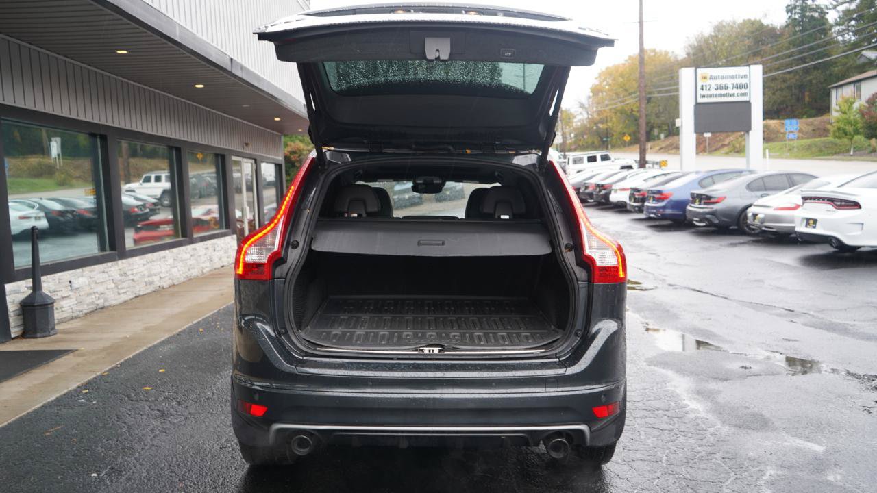 Used 2016 Volvo XC60 T6 R-Design Platinum w/ Climate Package AWD/4WD image 32