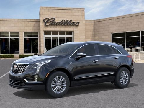 New 2026 Cadillac XT5 Luxury image 2