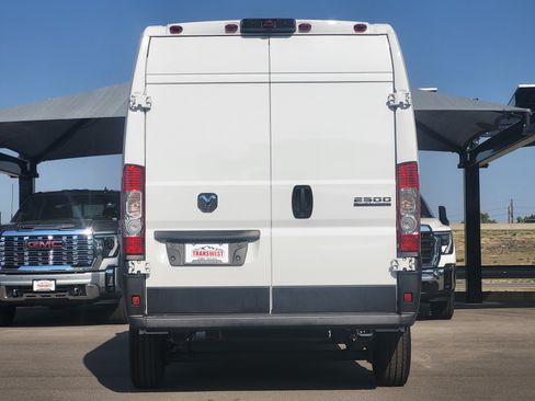 Used 2026 RAM ProMaster 2500 w/ Convenience Group FWD image 6