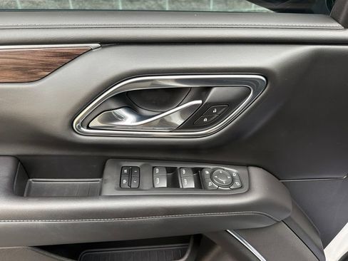 Used 2021 Chevrolet Tahoe Z71 w/ Z71 Signature Package AWD/4WD image 14