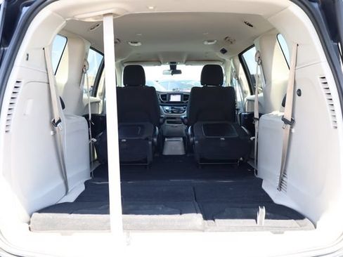 Used 2022 Chrysler Voyager LX FWD image 34