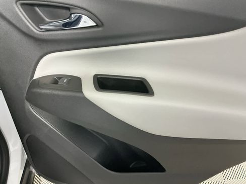 Used 2020 Chevrolet Equinox LS image 23