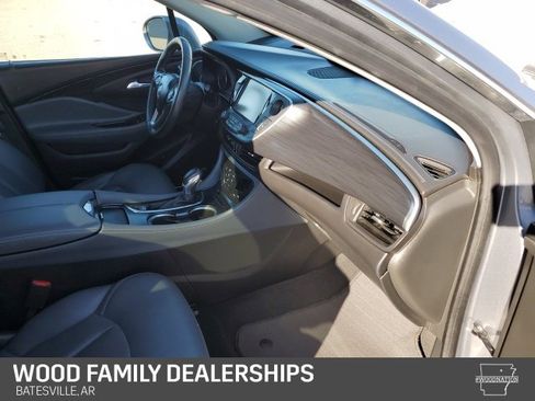 Used 2020 Buick Envision Premium image 31