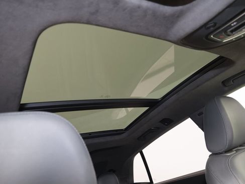 Used 2019 Audi Q8 Prestige image 11