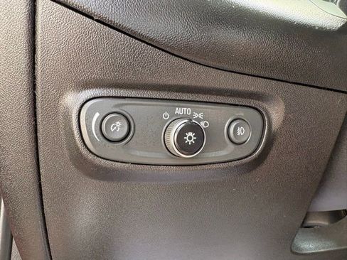 Used 2019 Chevrolet Equinox Premier image 25