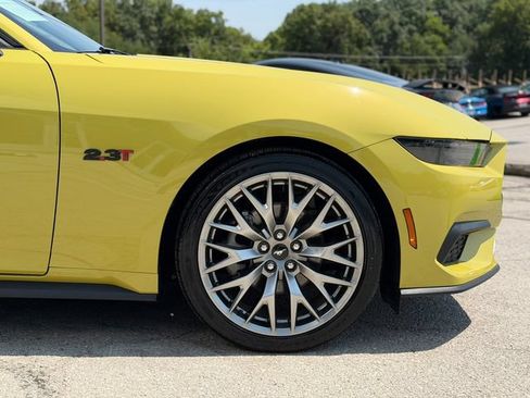 Used 2025 Ford Mustang Premium RWD image 9