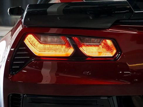 Used 2019 Chevrolet Corvette Z06 RWD image 86