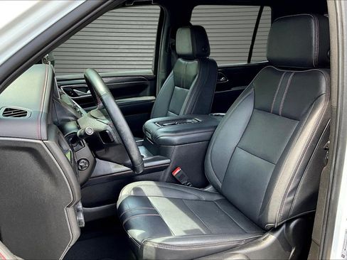 Used 2024 Chevrolet Tahoe RST w/ Luxury Package AWD/4WD image 13