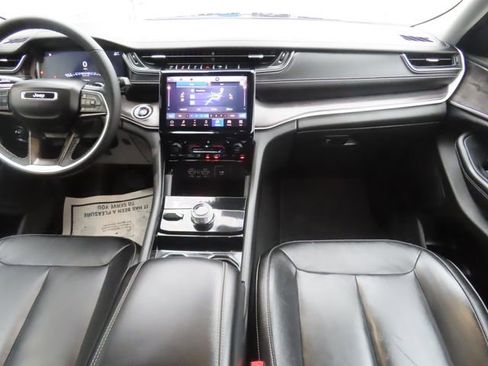 Used 2023 Jeep Grand Cherokee L Limited w/ Black Appearance Package image 26