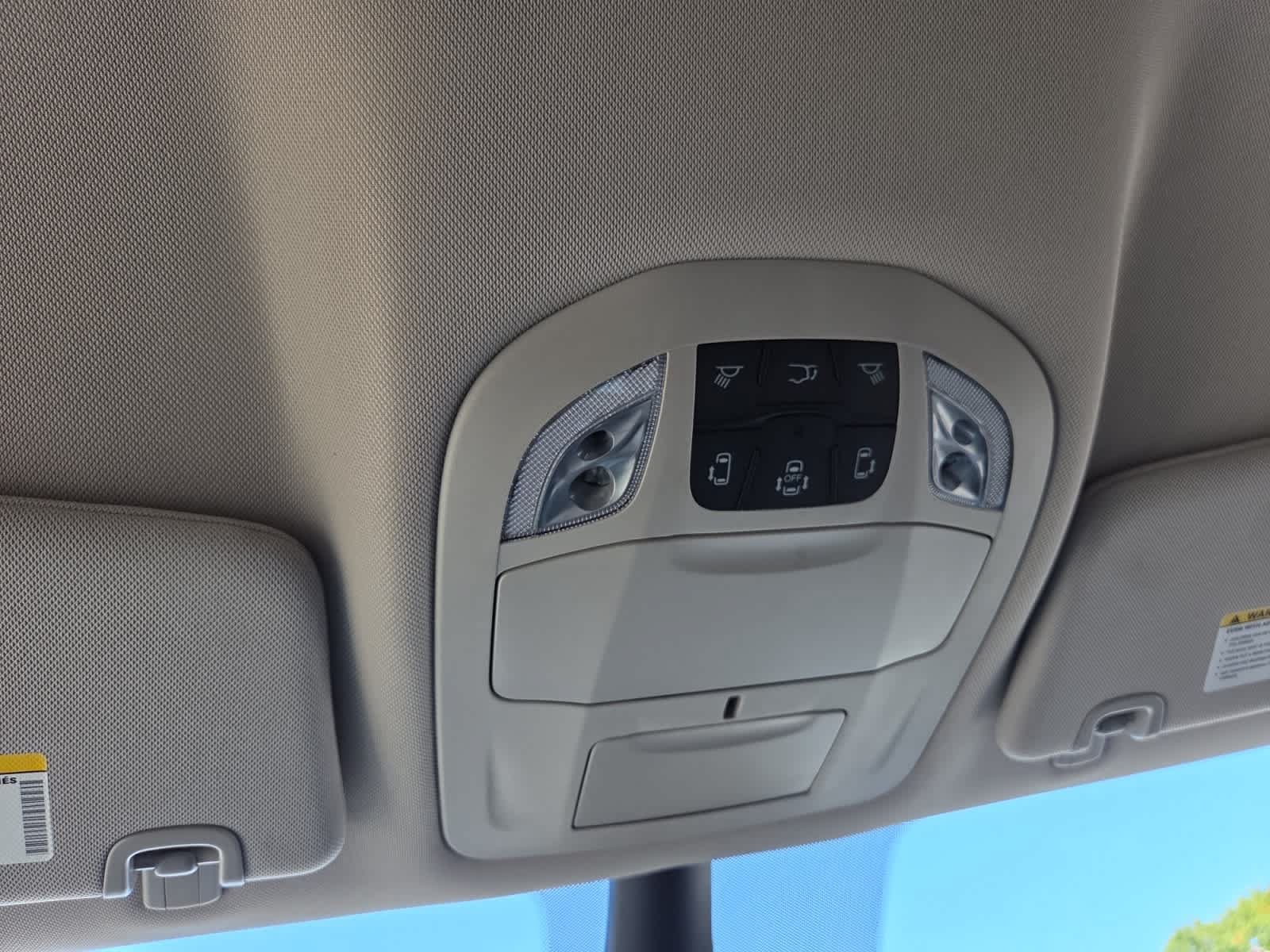 Used 2023 Chrysler Pacifica Touring-L FWD image 25