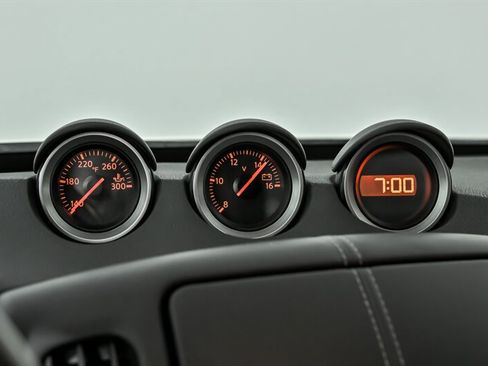 Used 2018 Nissan 370Z Coupe image 24