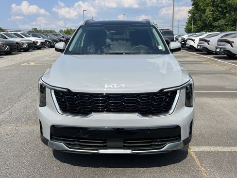 Used 2025 Kia Sorento EX w/ Panoramic Sunroof Package FWD image 2