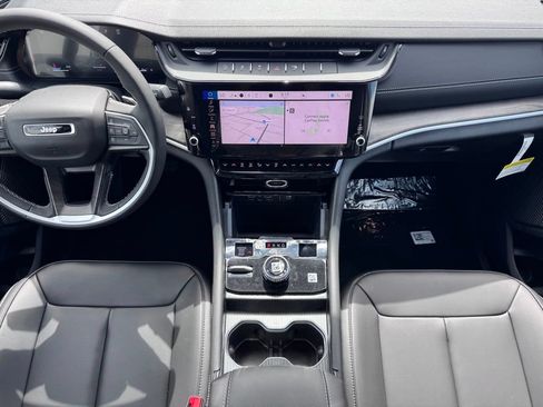 New 2026 Jeep Grand Cherokee L Limited w/ Limited Altitude Package AWD/4WD image 11
