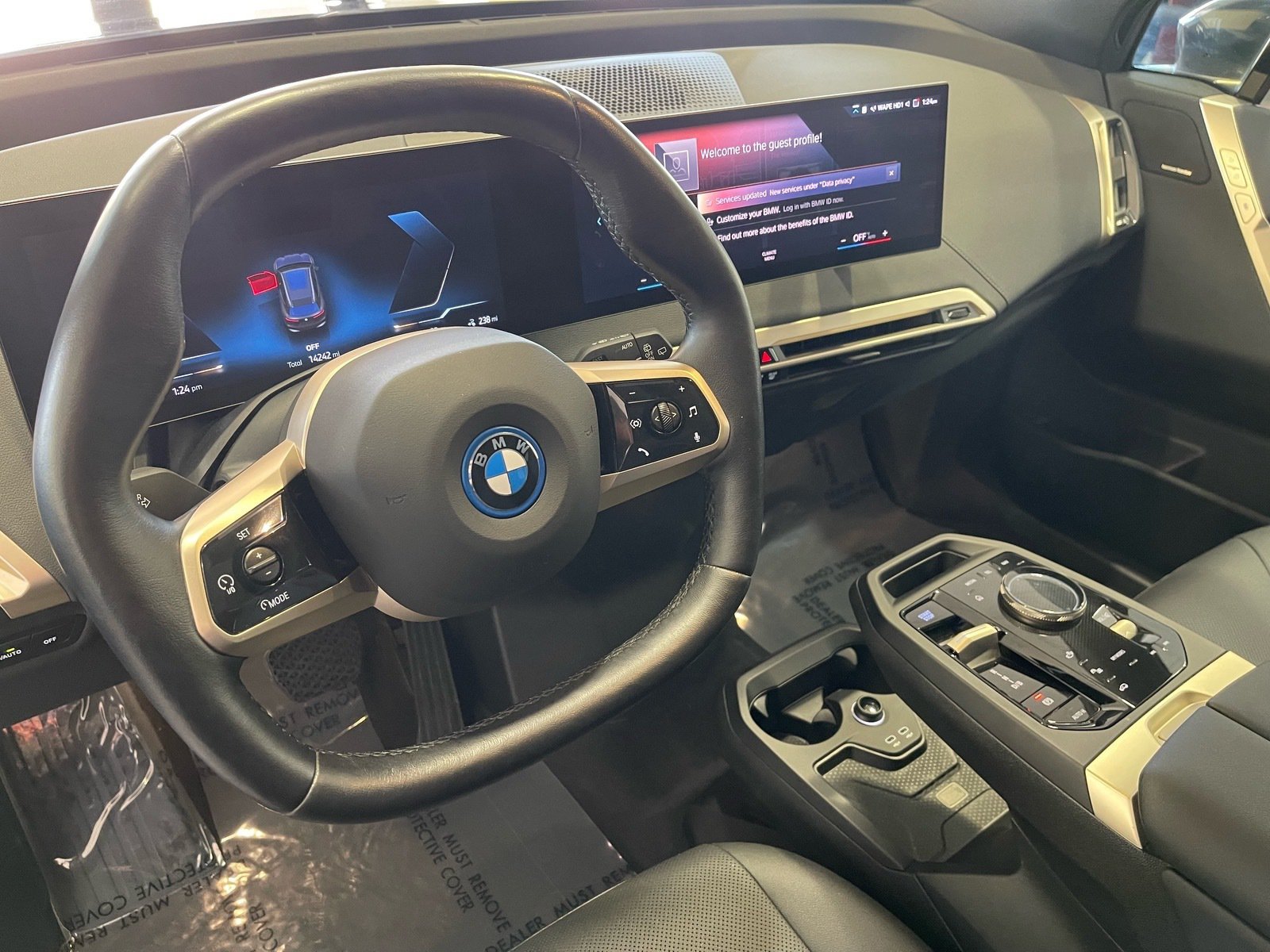 Used 2022 BMW iX xDrive50 w/ Premium Package AWD/4WD image 29